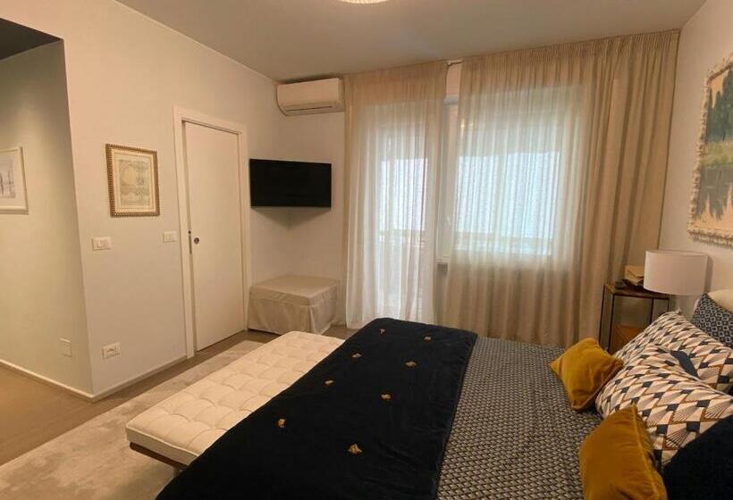 Appartamento Incantevole Con Posto Auto Riservato Clic House