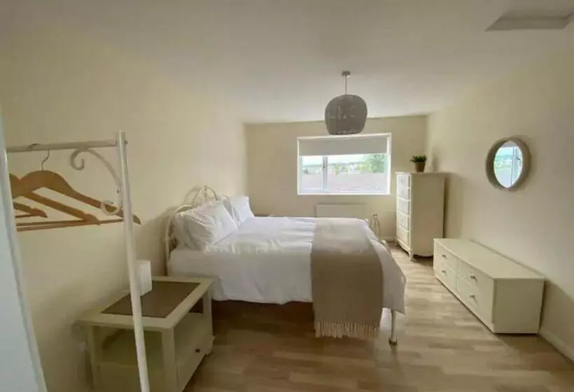 Isle Of Anglesey Spacious Home