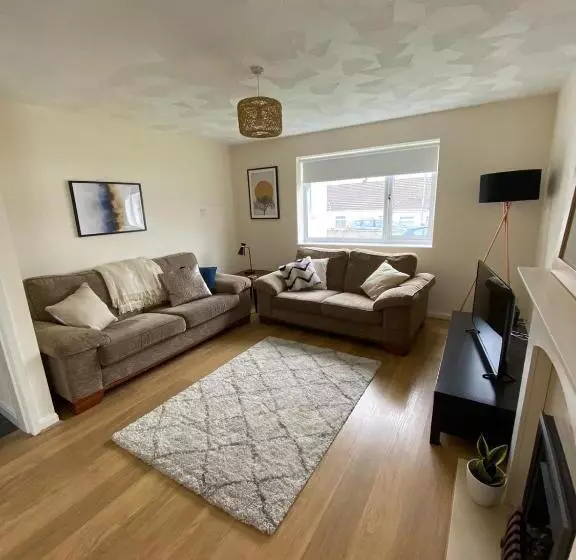 Isle Of Anglesey Spacious Home