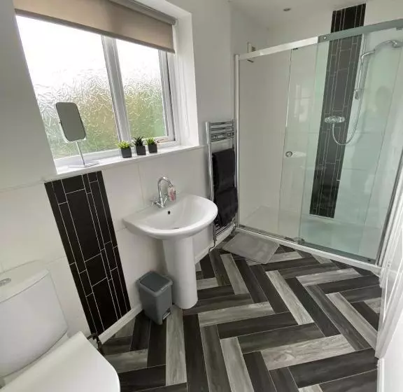 Isle Of Anglesey Spacious Home