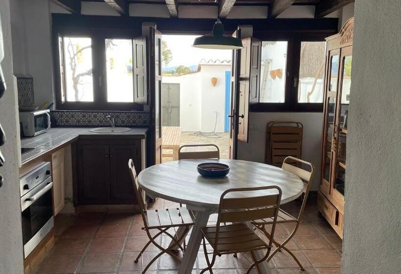 Preciosa Casa De Pueblo Con Vistas Y Patio