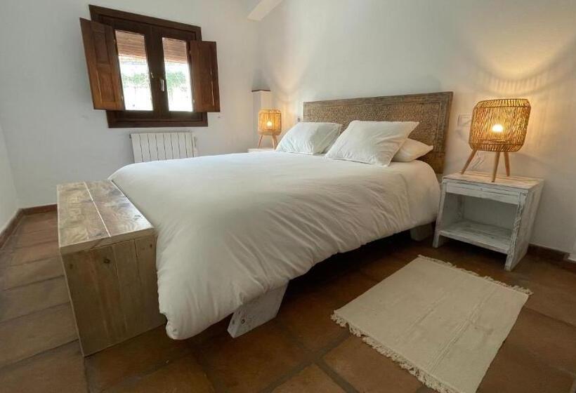 Preciosa Casa De Pueblo Con Vistas Y Patio