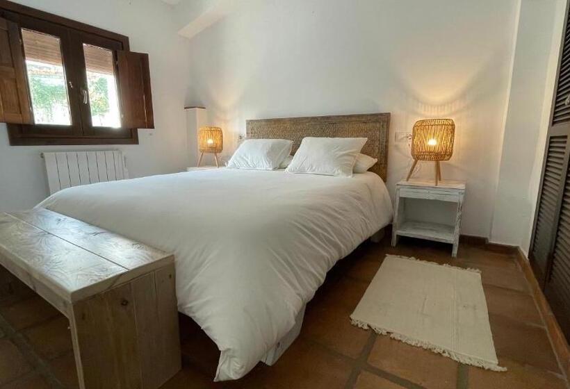 Preciosa Casa De Pueblo Con Vistas Y Patio