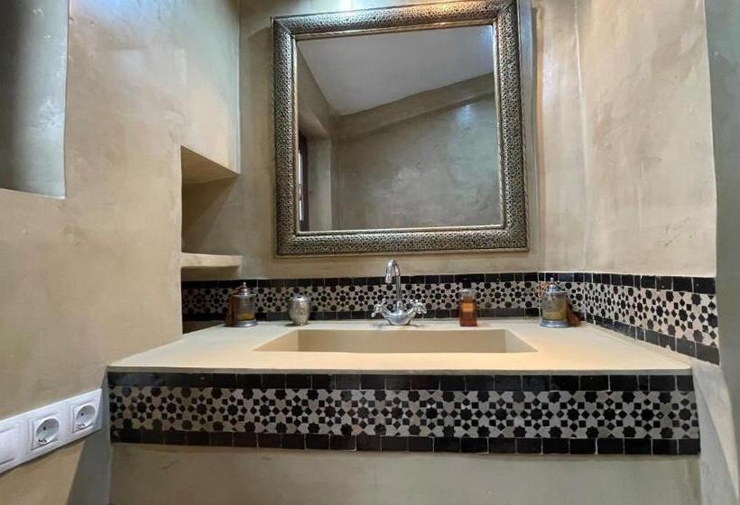 Preciosa Casa De Pueblo Con Vistas Y Patio