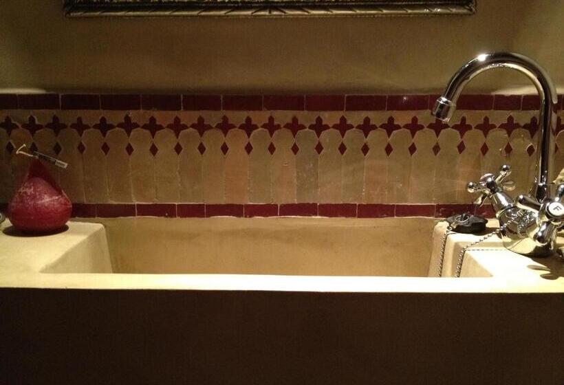 Preciosa Casa De Pueblo Con Vistas Y Patio