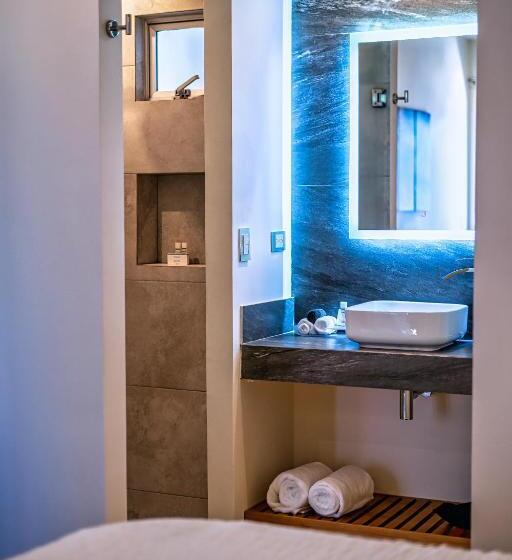 The Cove Boutique Hotel Adults Only