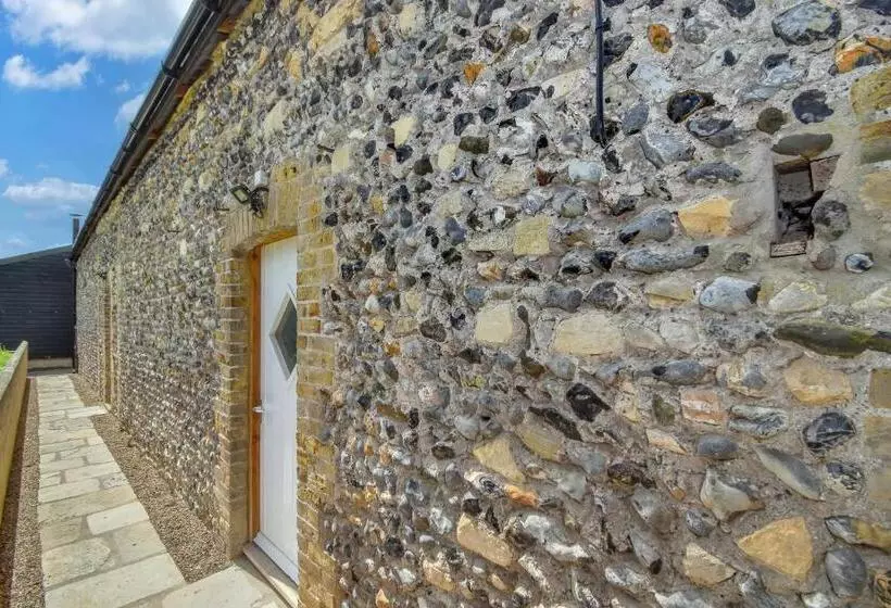 The Flint Barn At Quex Park Estate