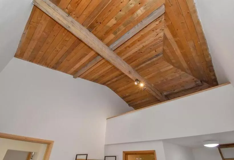 The Flint Barn At Quex Park Estate