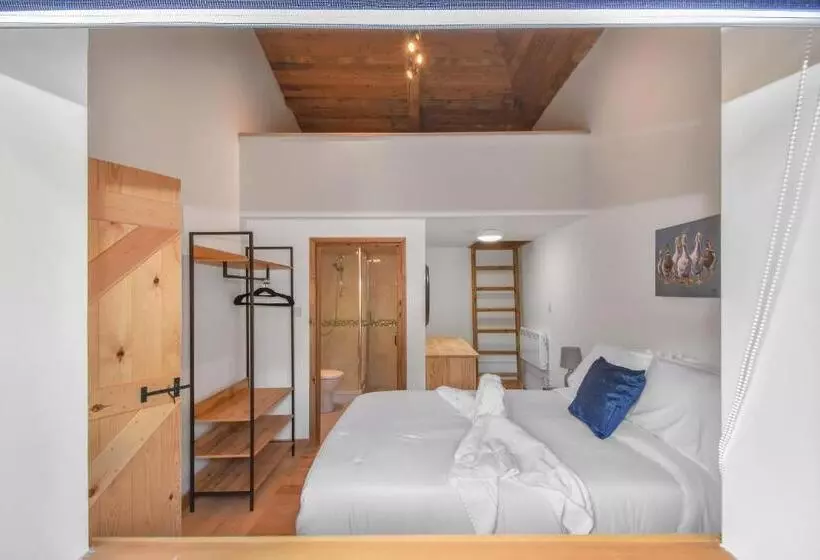 The Flint Barn At Quex Park Estate