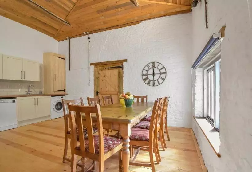 The Flint Barn At Quex Park Estate