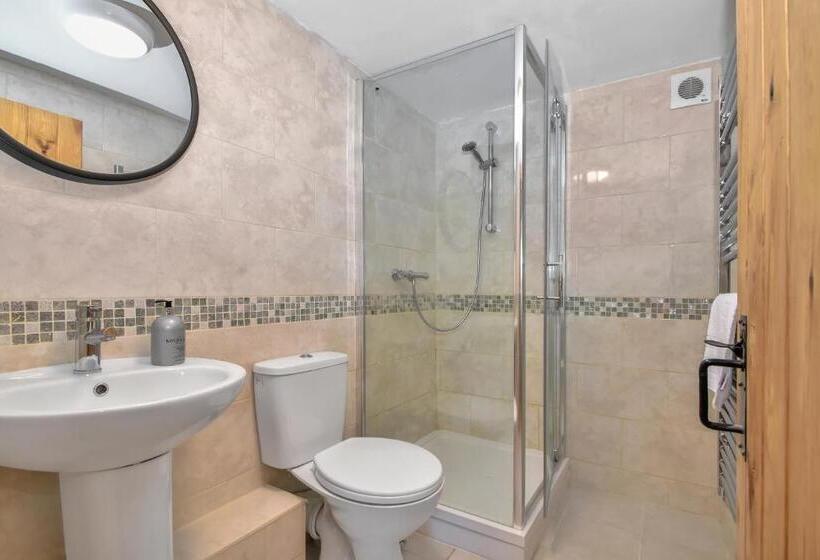 The Flint Barn At Quex Park Estate