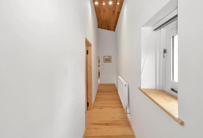 The Flint Barn At Quex Park Estate