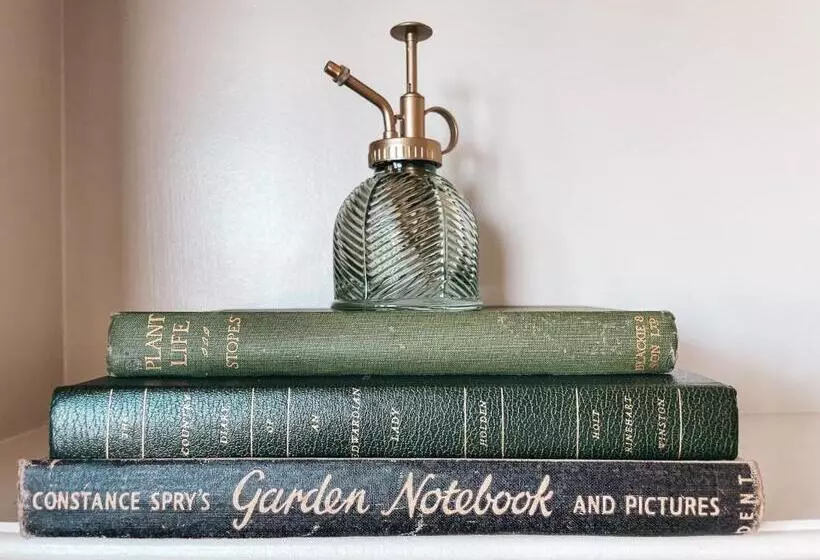 Ty Fry Gardens