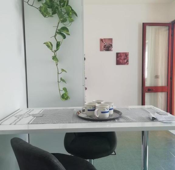 The Queen In Love Ro