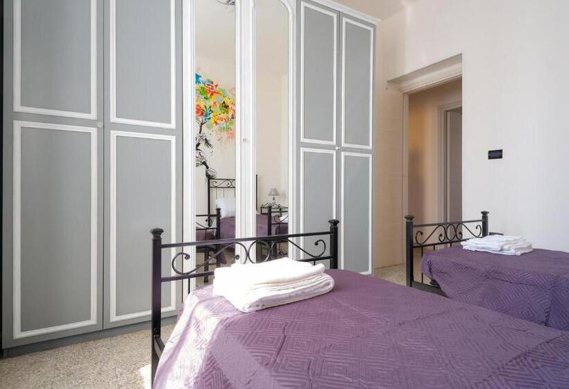 The Queen In Love Ro