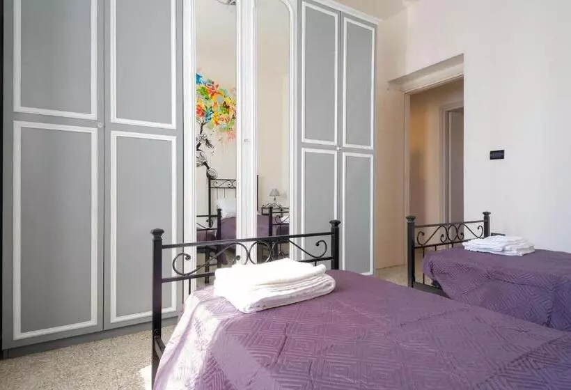 The Queen In Love Ro