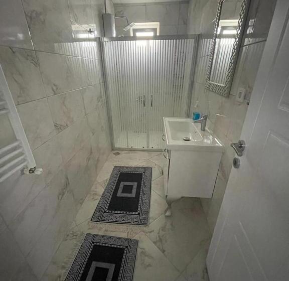 Whi̇te Rose Vi̇lla Jakuzili Ve Isıtma Havuzlu