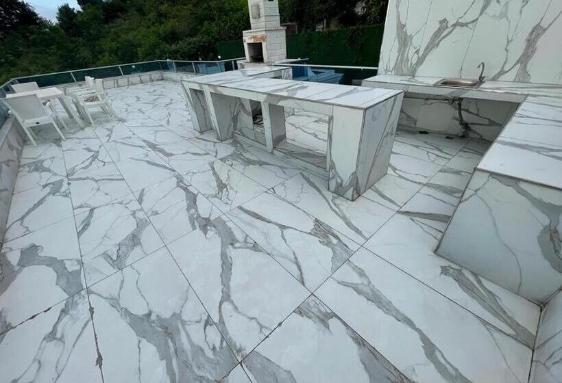 Whi̇te Rose Vi̇lla Jakuzili Ve Isıtma Havuzlu