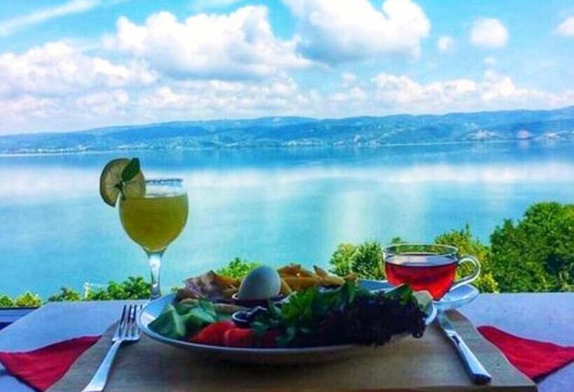 Whi̇te Rose Vi̇lla Jakuzili Ve Isıtma Havuzlu