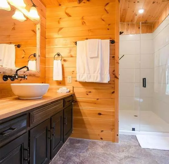 Hotelli Farmhouse Suites By Amish Country Lodging