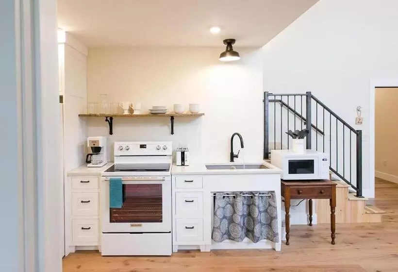 Hotelli Farmhouse Suites By Amish Country Lodging