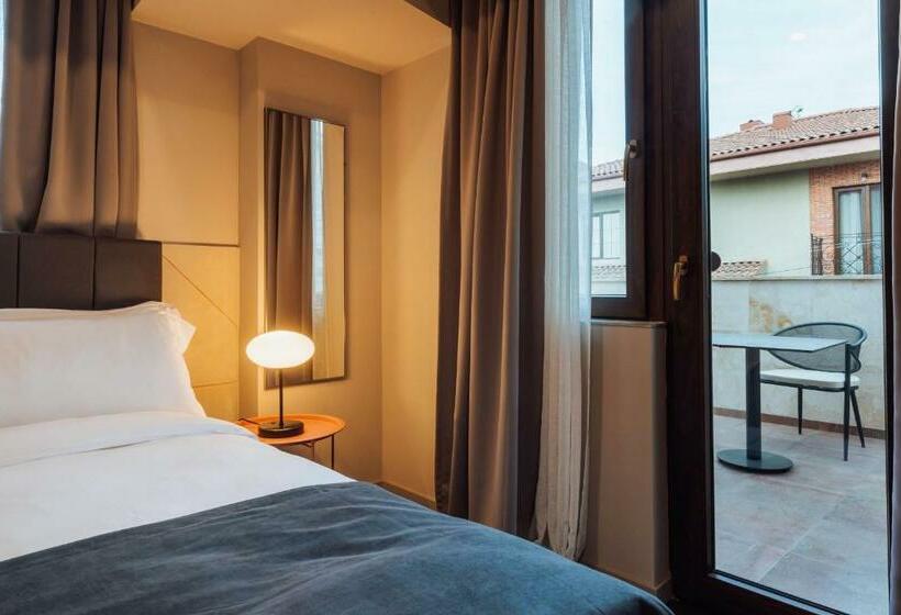 هتل Reikartz King Tamar Tbilisi