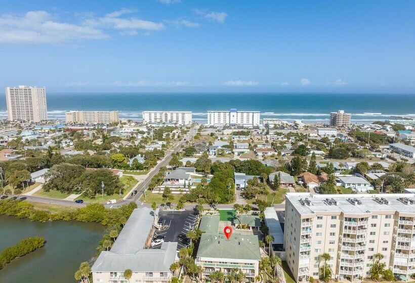 Intercoastal Dreams 101