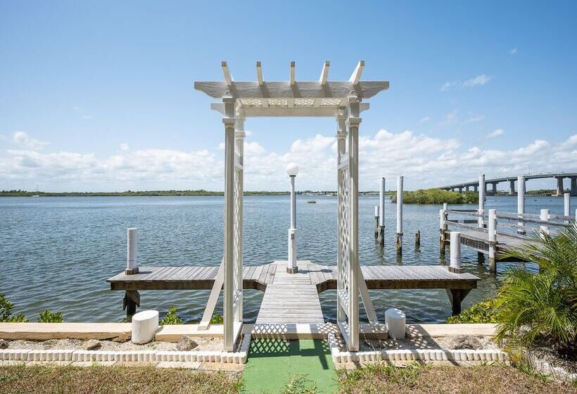 Intercoastal Dreams 101