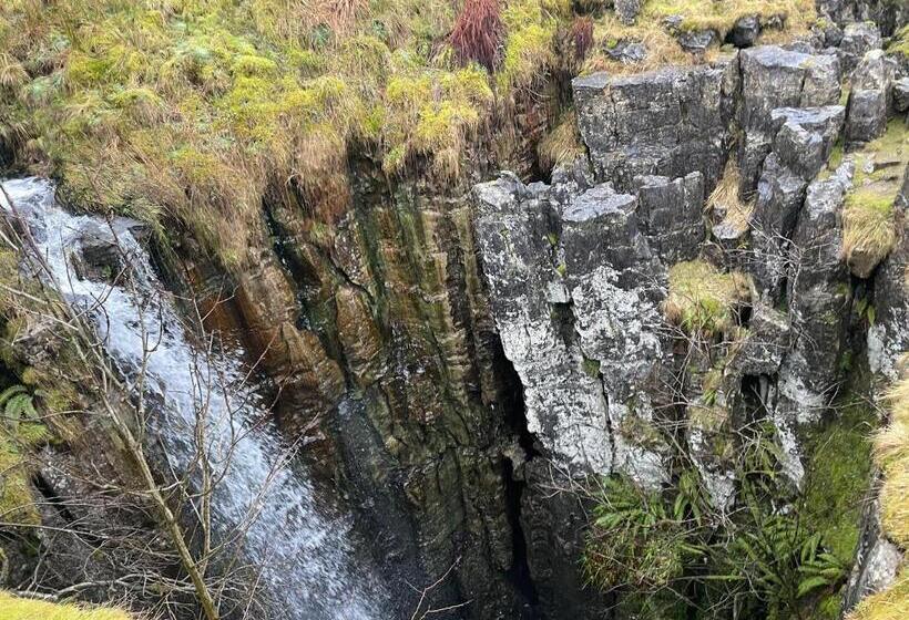 Peep O Day Stylish 4bedroom Cottage With Dale View