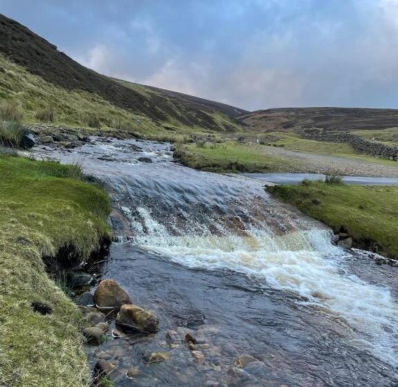 Peep O Day Stylish 4bedroom Cottage With Dale View