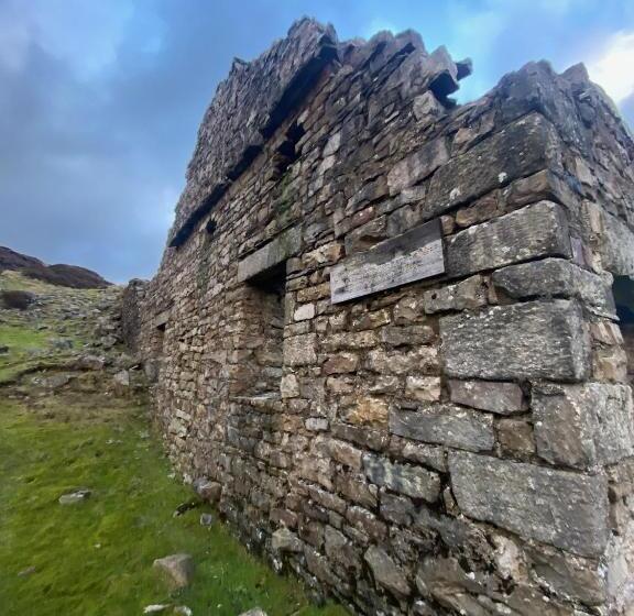 Peep O Day Stylish 4bedroom Cottage With Dale View