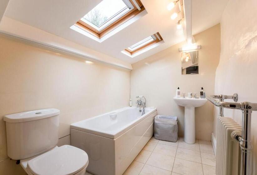 Peep O Day Stylish 4bedroom Cottage With Dale View