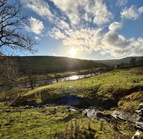 Peep O Day Stylish 4bedroom Cottage With Dale View