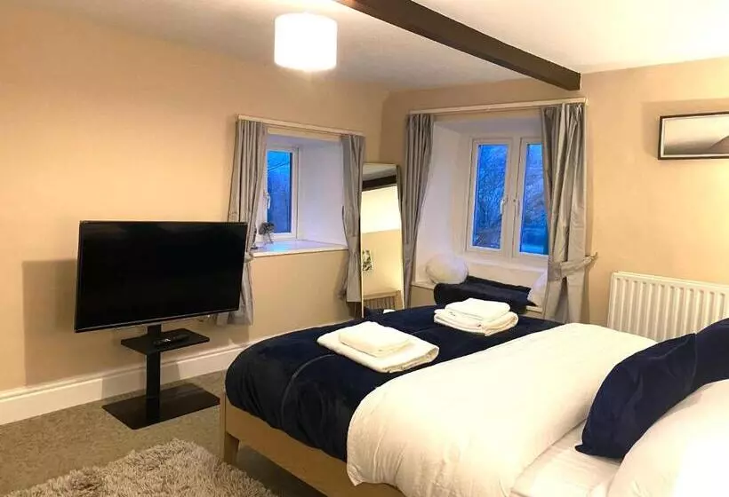 Peep O Day Stylish 4bedroom Cottage With Dale View