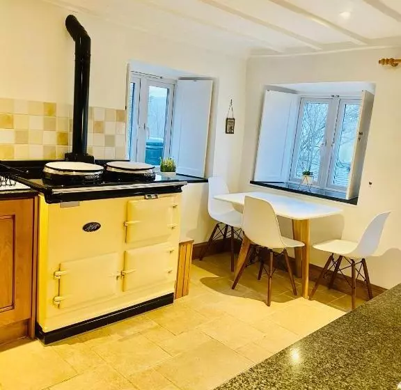 Peep O Day Stylish 4bedroom Cottage With Dale View