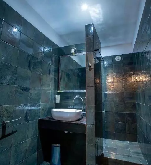 پانسیون Casa Akacia