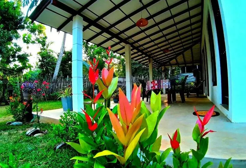 Majatalo Cashew Villa Hiriketiya