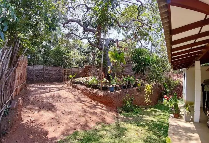 Majatalo Cashew Villa Hiriketiya