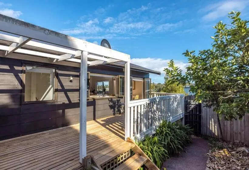 Skomer House Stay Waiheke