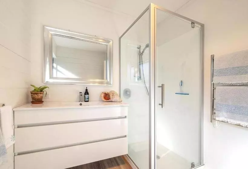 Skomer House Stay Waiheke
