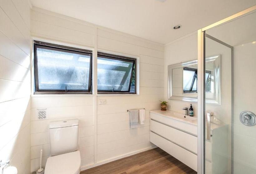 Skomer House Stay Waiheke