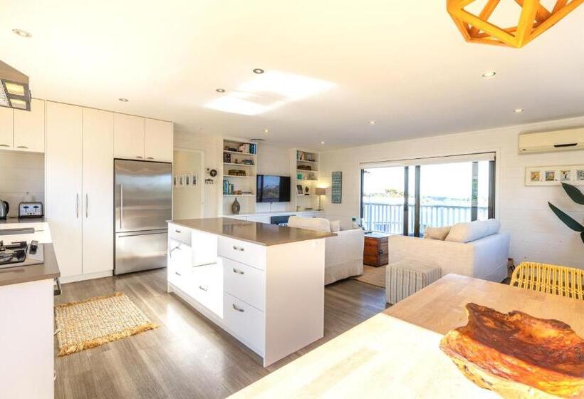 Skomer House Stay Waiheke