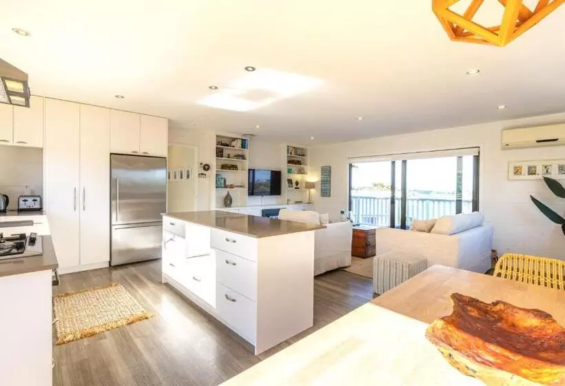 Skomer House Stay Waiheke