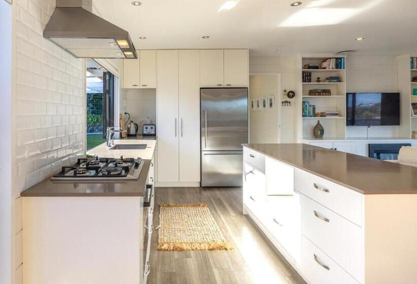 Skomer House Stay Waiheke