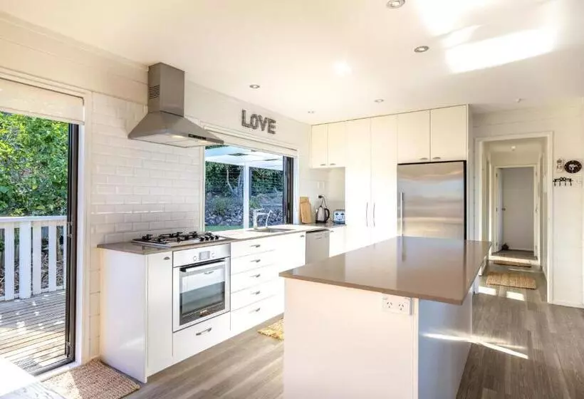 Skomer House Stay Waiheke