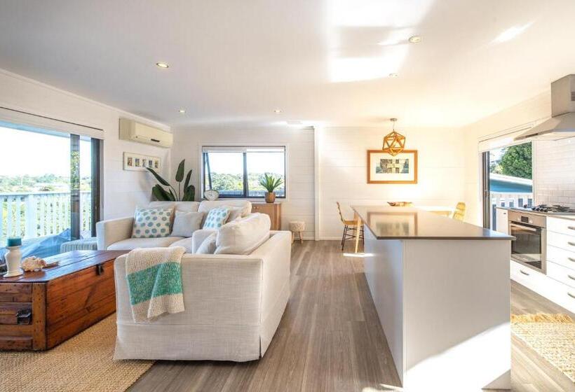 Skomer House Stay Waiheke