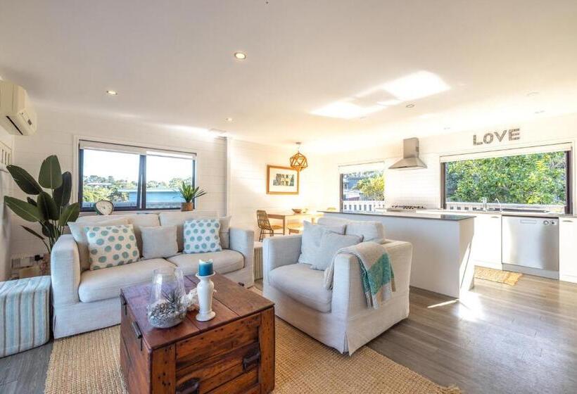 Skomer House Stay Waiheke