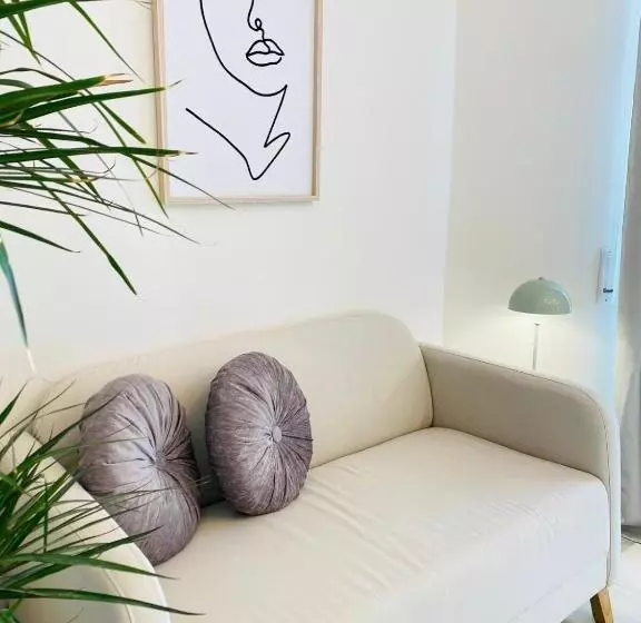 Alora Home   Hostatel