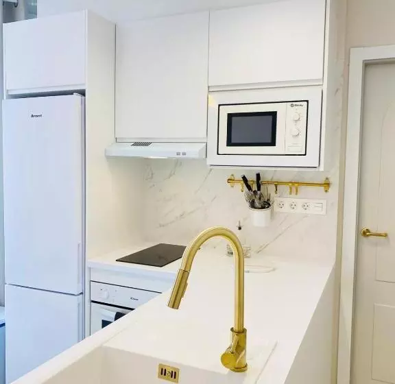 Alora Home   Hostatel