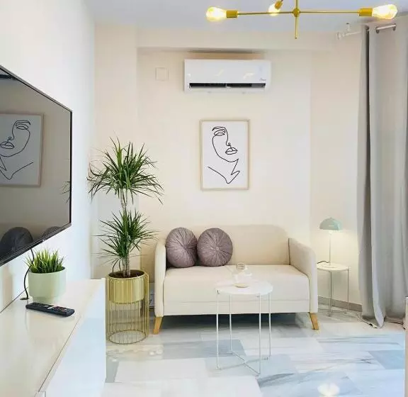 Alora Home   Hostatel